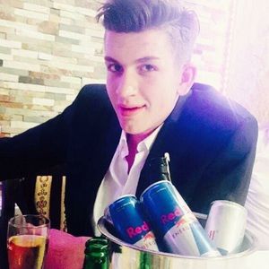 Meet your Posher, Amir